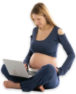 Pregnant women with laptop - Onlineprenatal.com